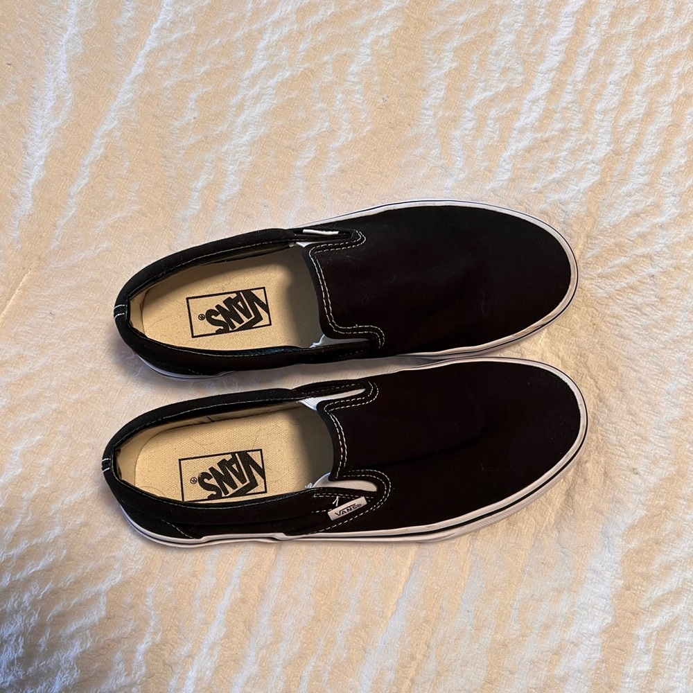 Slip on black vans